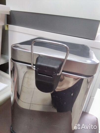 Мусорное ведро с педалью