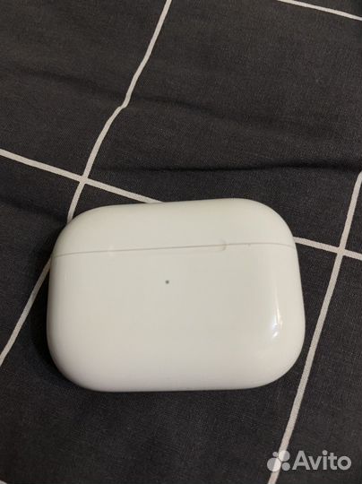 Airpods pro кейс с одним наушником оригинальные