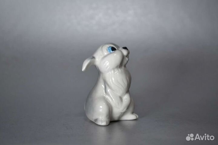 Кролик косой фарфоровая статуэтка