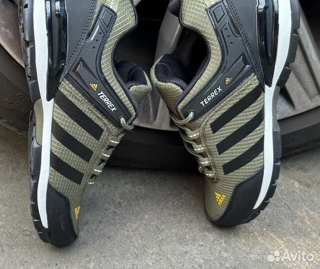 Кроссовки adidas