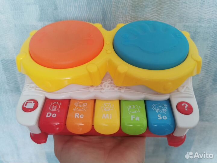 Развивающия игрушка пианино Жирафики