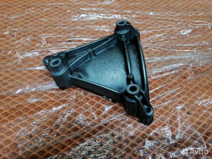 Кронштейн Audi A6 C6 4F ccea 2010