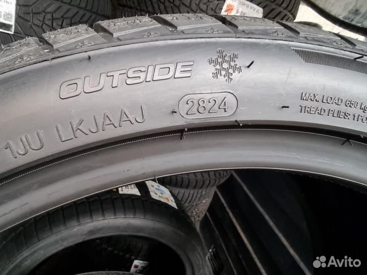 Westlake ZuperSnow Z-507 225/40 R19 и 255/35 R19 96V