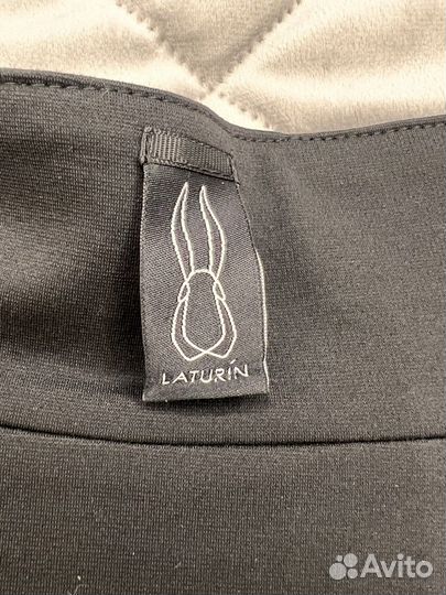 Баска с брендированным поясом Laturin