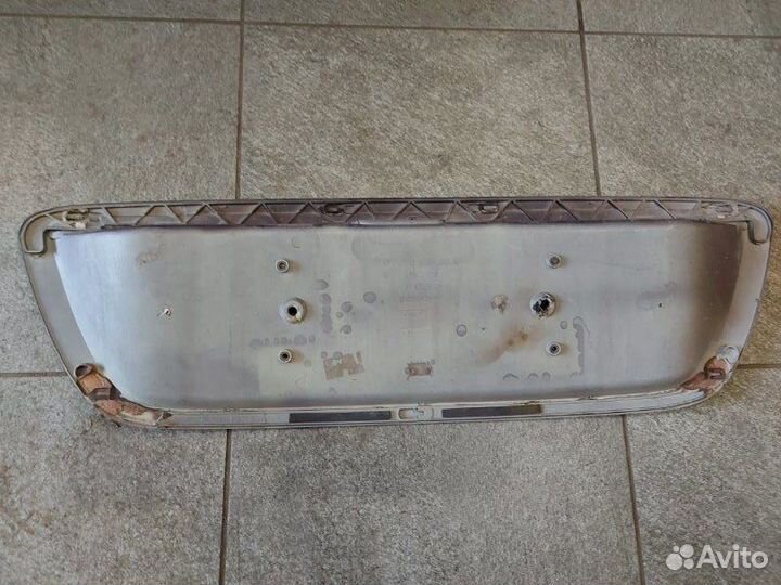 Накладка крышки багажника Mercedes-Benz S Class