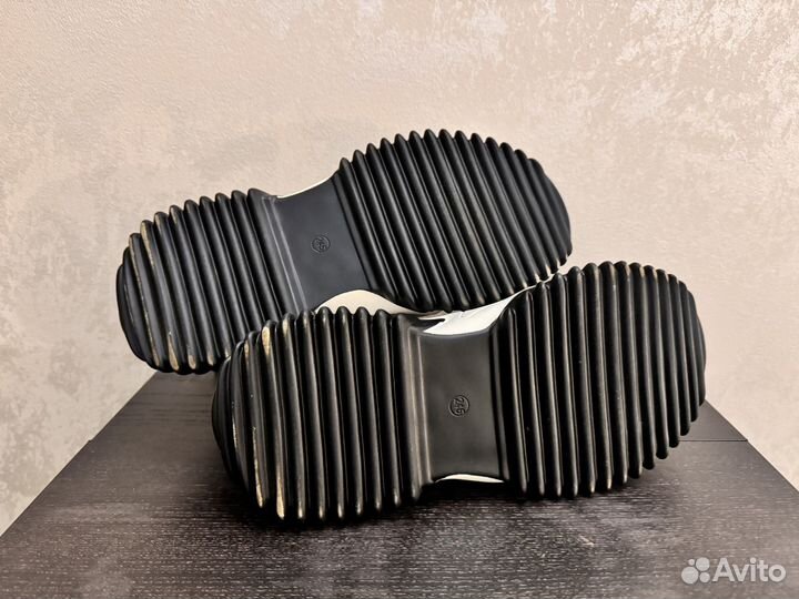 Новые кросовки 38