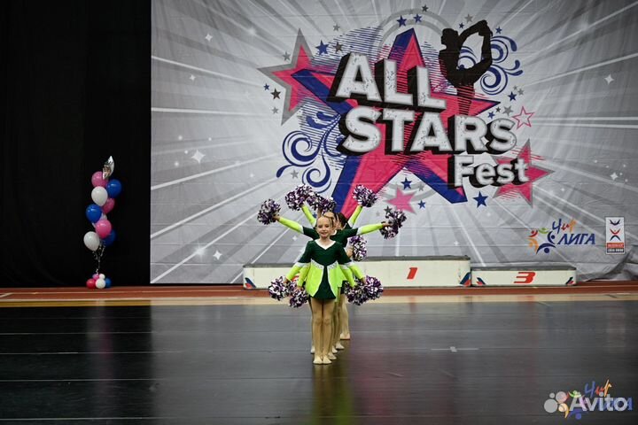 Костюмы для танцев, гимнастики, чирлидинг 9шт