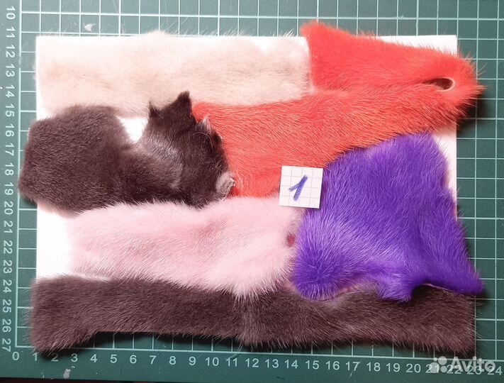 Кусочки меха норки