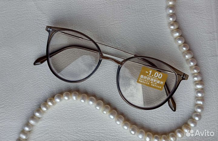 Очки новые с диоптр. -1 фотохромные