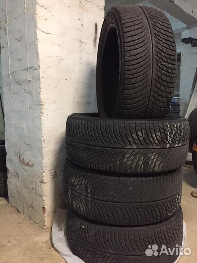Michelin Pilot Alpin 5 SUV 285/40 R22