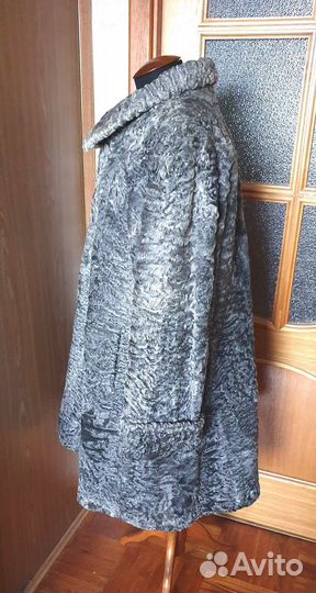 Полупальто (свингер) из каракуля серого цвета