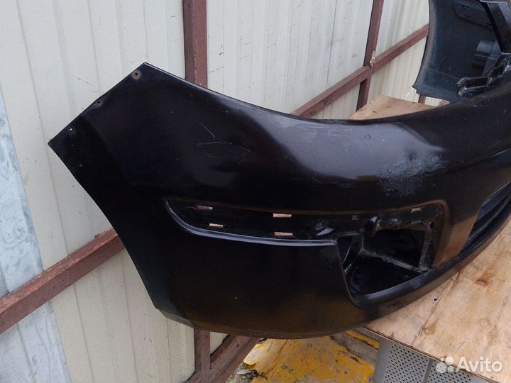 Бампер передний Nissan Tiida 1 C11 2006-2012