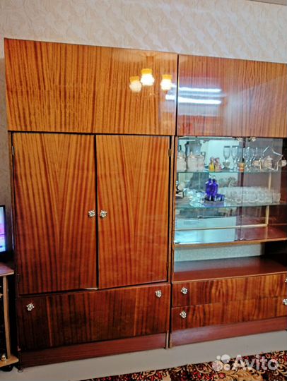 Шкаф сервант