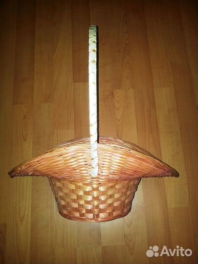 Плетёные изделия,корзинка, вазы