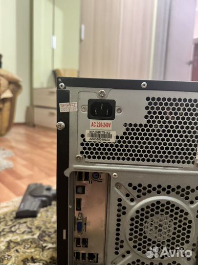 Домашний компьютер и стол