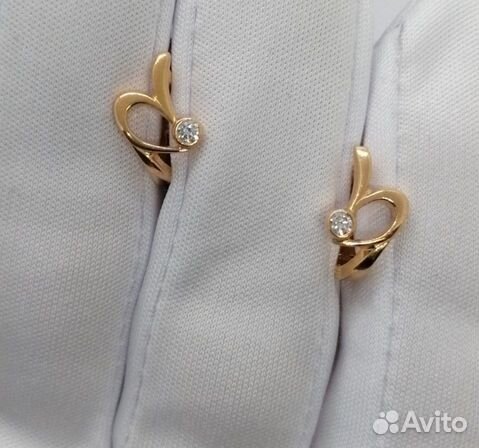 Золотые серьги с камнем