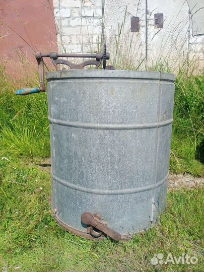 Медогонка 2х рамочная бу