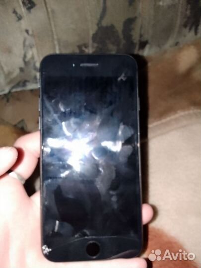 Телефон iPhone 8 64 gb