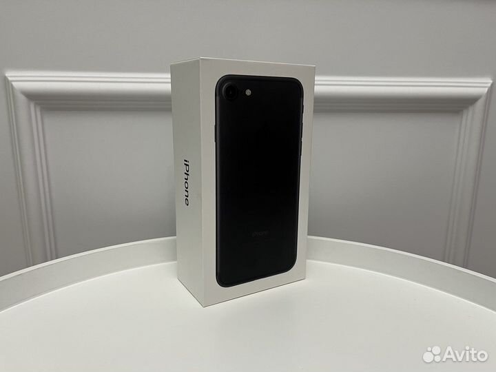 Мобильный телефон iPhone 7 бу