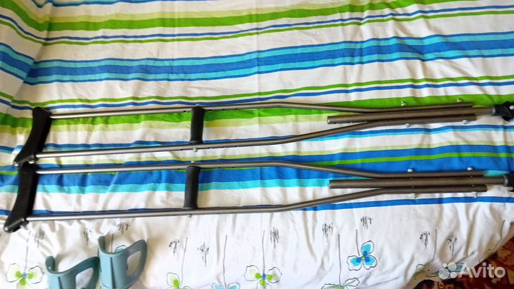 Костыли новые не разу не ходил