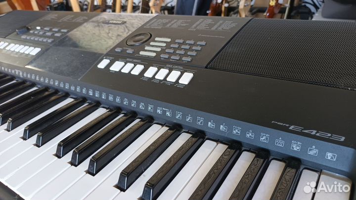 Yamaha PSR-E423 синтезатор (обмен возможен)