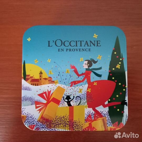 Красивые жестяные банки