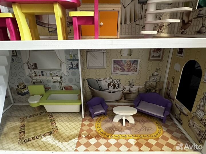 Кукольный деревянный домик