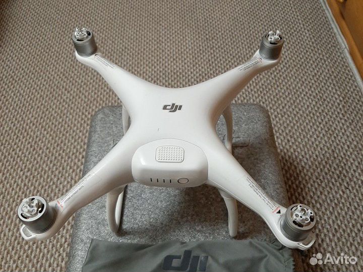 Квадрокоптер Phantom 4 про