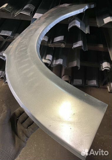 Арка правая Dodge Caravan, Chrysler Voyager 2008-2