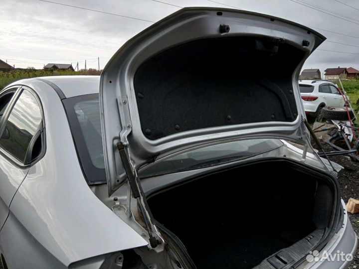 Крышка багажника серебро Chery M11 в сборе