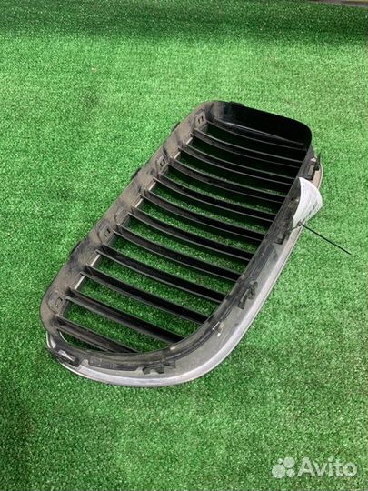 Решетка радиатора левая Bmw 520 F10 N20B20B 2012