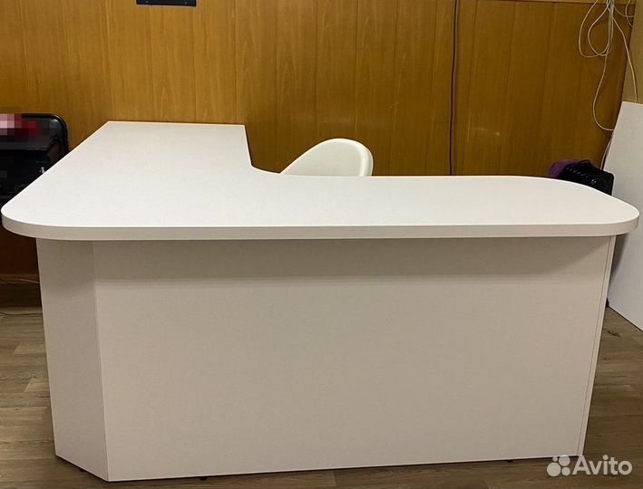 Стол офисный угловой