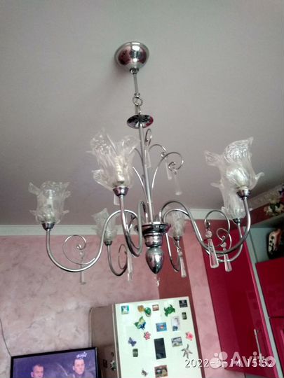Продаю люстру