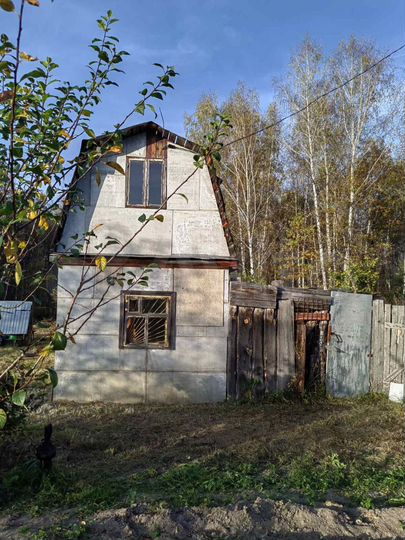 Дача 15 м² на участке 8 сот.