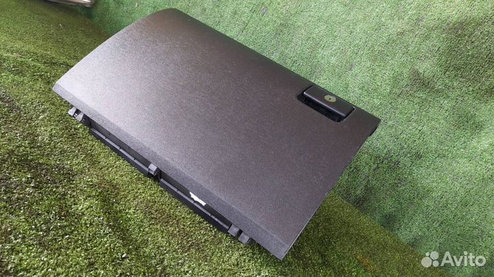 Бардачок в панель Toyota Avensis 272 3zrfae 2012