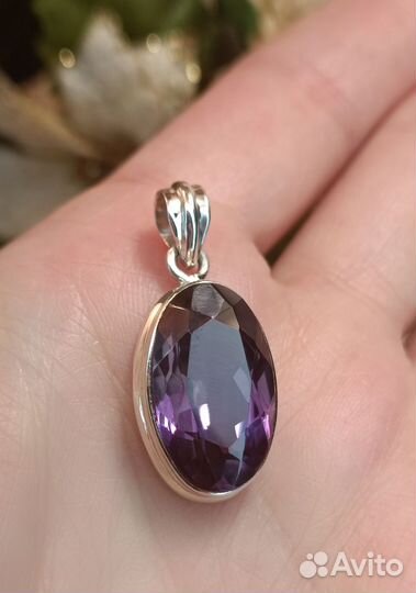 Кулон с александритом