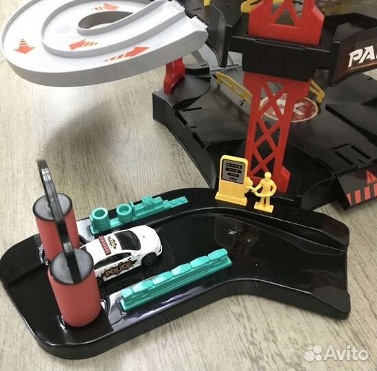 Многоуровневая парковка с машинками (новая)