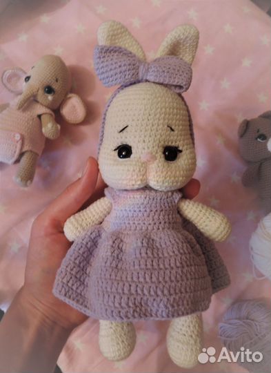 Зайка. Вязаная игрушка