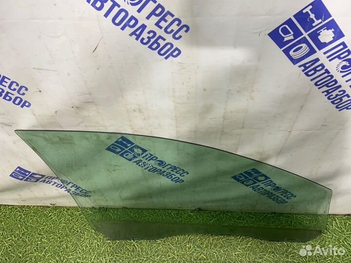 Стекло двери переднее левое Ford Focus 2 седан 1.6