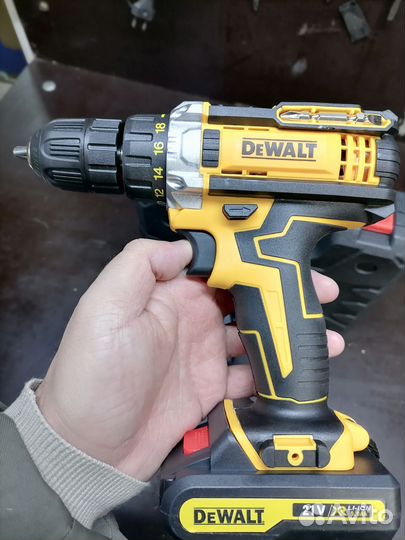 Шуруповерт Dewalt 21 v новый