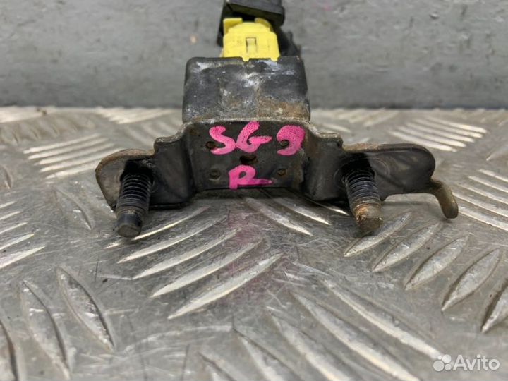 Датчик удара правый Subaru Forester SG/S11