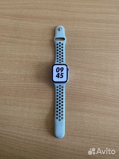 Apple watch se44 mm nike