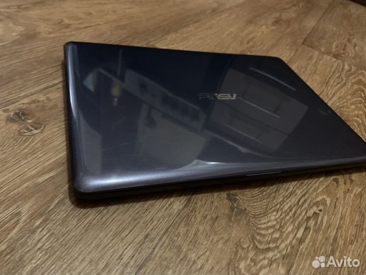 Ноутбук asus (компактный, стильный)