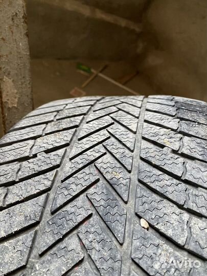 Bridgestone Blizzak LM-005 245/40 R18 и 265/35 R18 98W