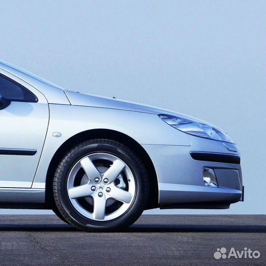 Крыло переднее правое с отверстием в цвет Peugeot