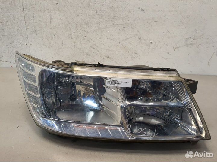 Фара (передняя) Dodge Journey, 2010