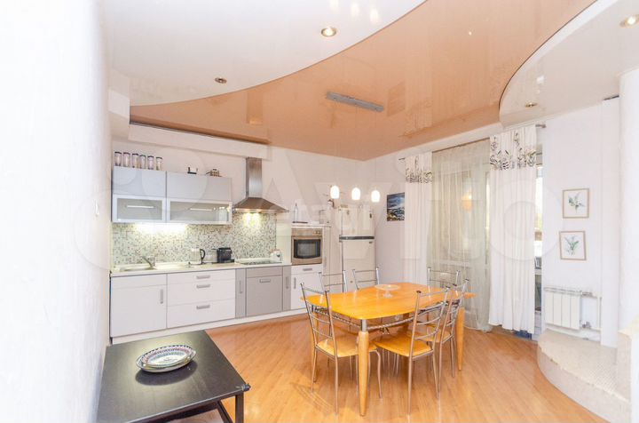 4-к. квартира, 180 м², 1/4 эт.