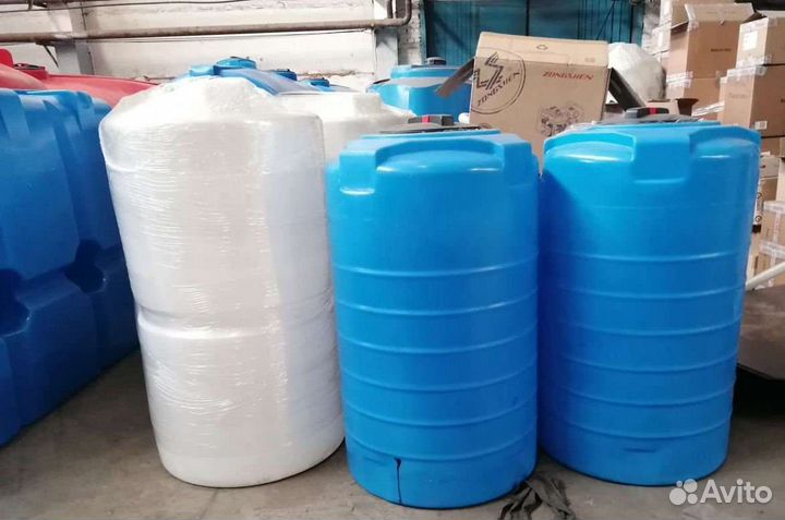 Пластиковые емкости для воды