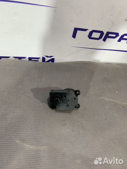 Моторчик заслонки печки Ford Focus 3