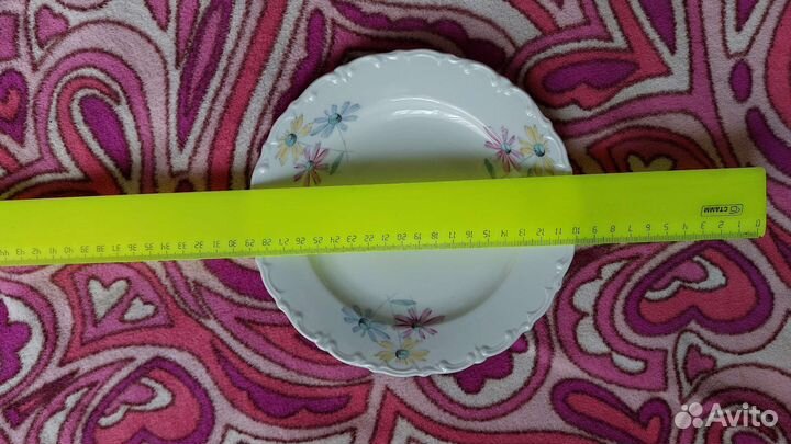 Фарфоровые тарелки